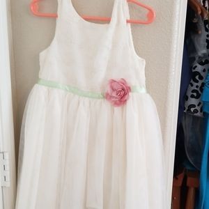 Girls dress